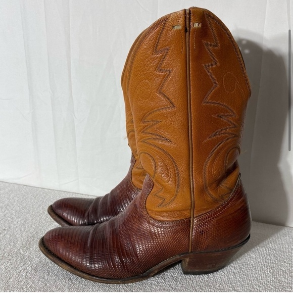 Vintage Leather Western Cowboy Boots With Vibram Soles 8.5 - Picture 3 of 16